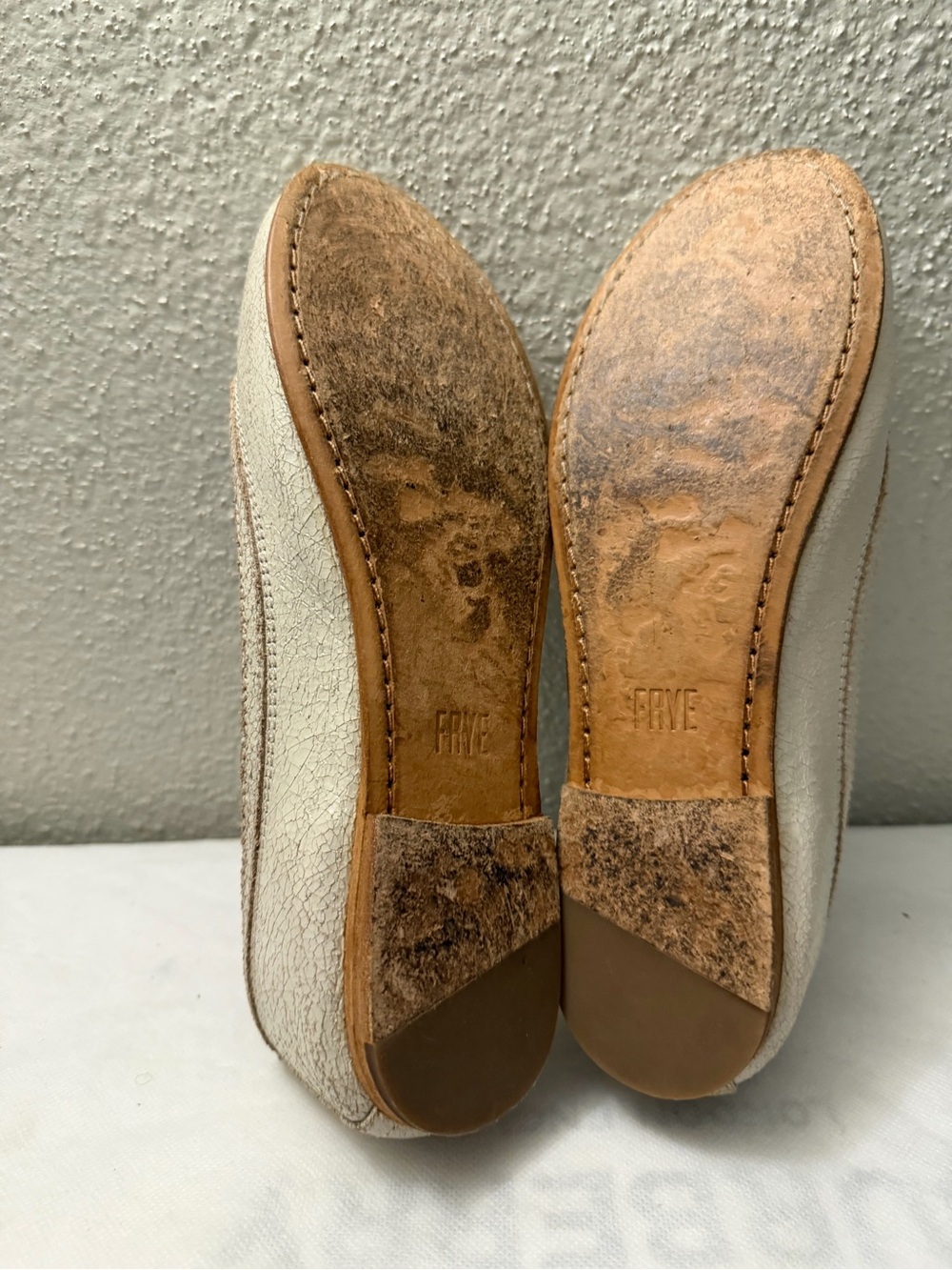 Frye Women’s Cream Ballet Flats - Classic Slip-On Comfort, pre-owned,SZ8 - Picture 14 of 16